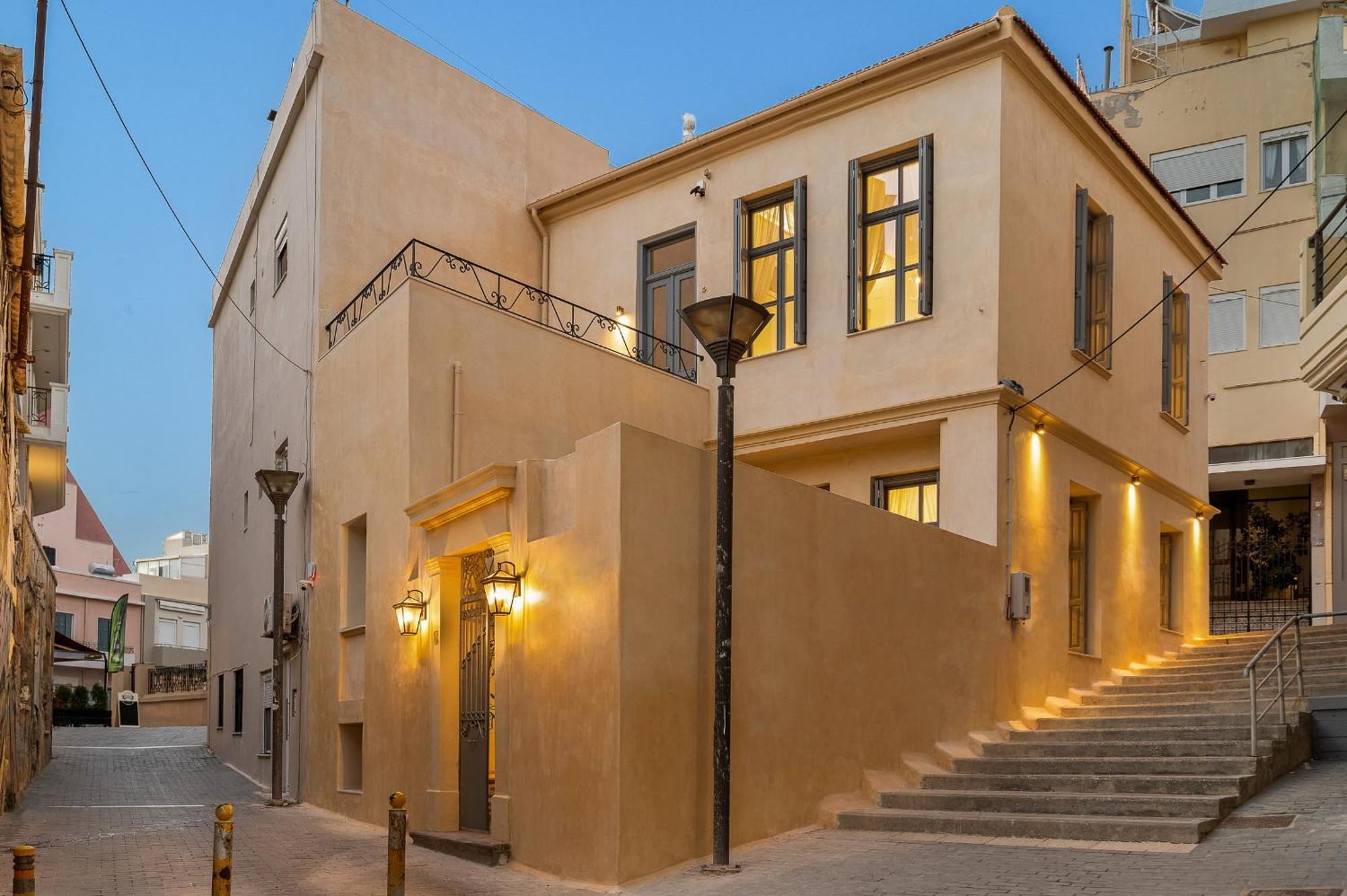 Handakos Luxury